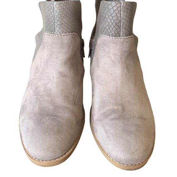 American Eagle Gray‎ Suede with Faux Snakeskin Trim Ankle Booties Size 7 - Picture 7 of 11